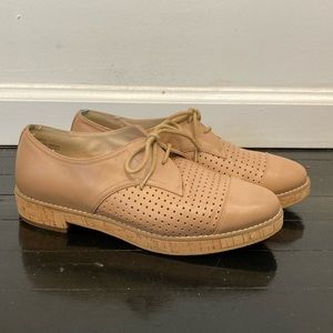 Tan Oxford’s
